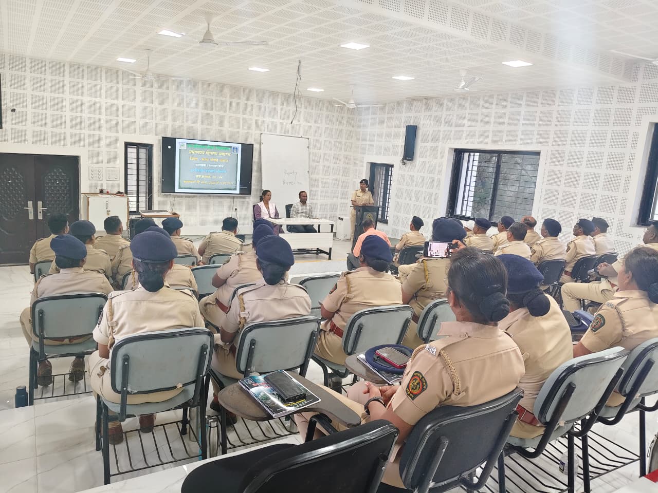 वनरक्षक /वनपाल यांचे अल्पमुदत प्रशिक्षण प्रमाणपत्र वितरण