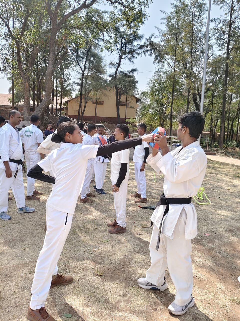 Self Defense कराटे प्रशिक्षण