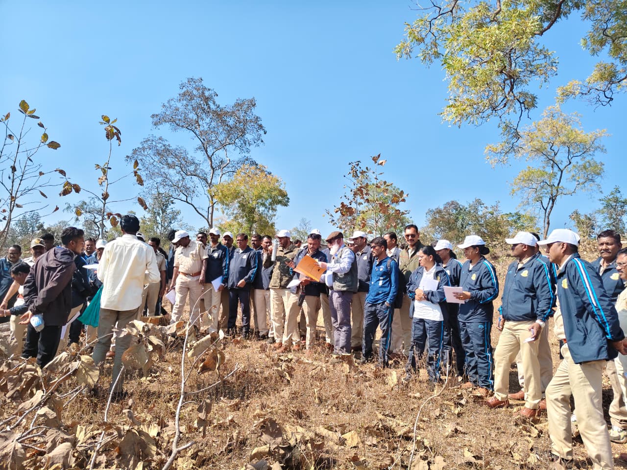 लेखापाल/लिपिक/वनपाल यांचे पायाभूत प्रशिक्षण क्षेत्रीय दौरा जारीदा परीक्षेत्रातील खारी कुप (TPWC) कुपातील  कामाची प्रत्यक्ष पाहणी व अभ्यास