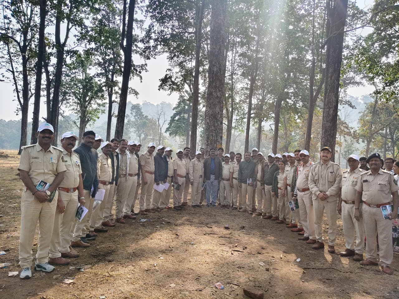 लेखापाल/लिपिक/वनपाल यांचे पायाभूत प्रशिक्षण क्षेत्रीय दौरा सेमाडोह-बोरी-हरिसाल