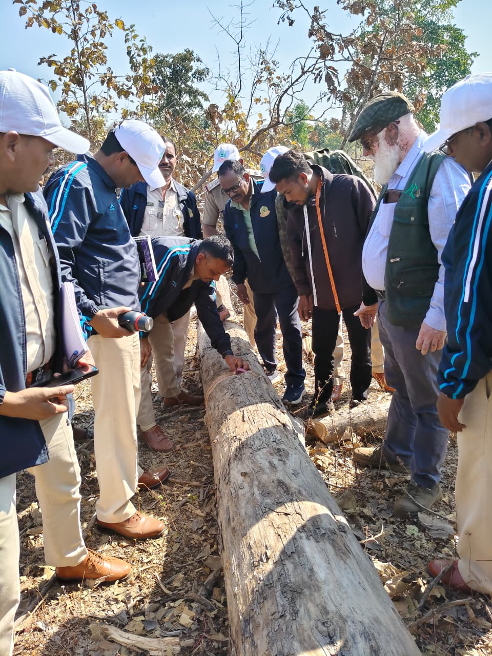 लेखापाल/लिपिक/वनपाल यांचे पायाभूत प्रशिक्षण क्षेत्रीय दौरा जारीदा परीक्षेत्रातील खारी कुप (TPWC) कुपातील  कामाची प्रत्यक्ष पाहणी व अभ्यास